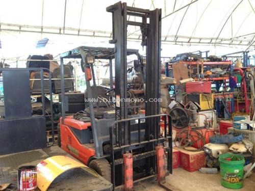 ขายเพียง110,000 บาท!!! รถยกไฟฟ้า TOYOTA รุ่น 5FBE15 รหัสสินค้า 80802298 ติดต่อ 081-8283376  www.nihonmono.com