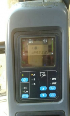 KOMATSU PC200-7