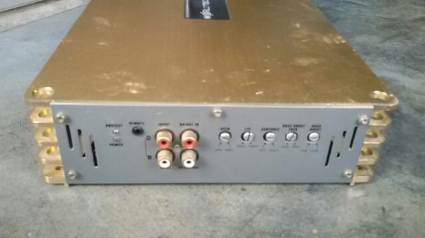 คลาสดี1500w ขับซับ 10-12"