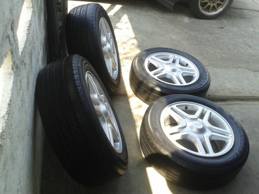 ล้ออีสุ ขอบ16นิ้ว6รู พร้อมยาง ชุดนี้ ราคา 5900 บาท