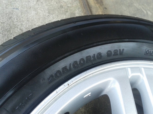 ล้ออีสุ ขอบ16นิ้ว6รู พร้อมยาง ชุดนี้ ราคา 5900 บาท