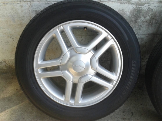 ล้ออีสุ ขอบ16นิ้ว6รู พร้อมยาง ชุดนี้ ราคา 5900 บาท