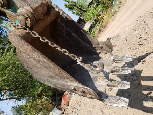 ขายบุ้งกี๋