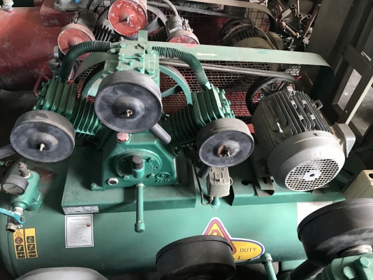 ขายปั๊มลมฟูเซ็ง5แรง3สูบถัง260ลิตรมี2ตัวๆ32000พร้อมใช้ครับ ขายปั๊มลมฟูเซ็ง5แรง3สูบถัง260ลิตรมี2ตัวๆ32000พร้อมใช้ครับ