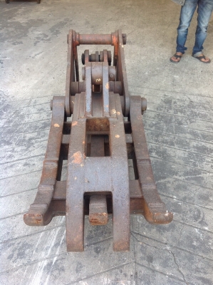 ขาย ตัวคีบไม้ติดแบคโฮ PC60 - PC100 ขาย ตัวคีบไม้ติดแบคโฮ PC60 - PC100