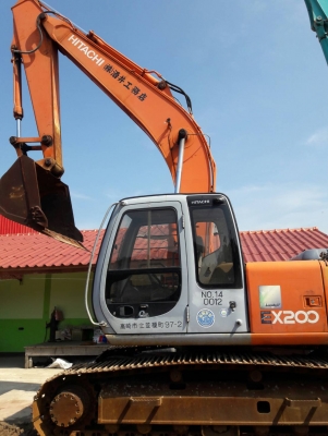 ขายค่ะ.HITACHI  EX 200 -5  มาใหม่  เก่าญี่ปุ่นแท้  สภาพสวยมากๆๆ  ใช้งานมาแค่  6,XXX  ชั่วโมง  ลองระบบกันได้ทุกวัน  โทร  089-3818694  ดวงนภา