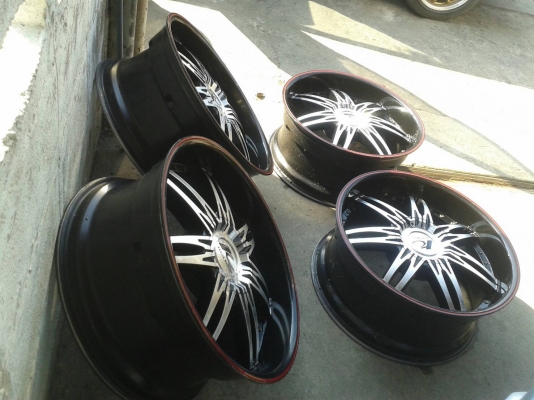 ขอบ20นิ้ว6รู ชุดนี้ ราคา 8300 บาท