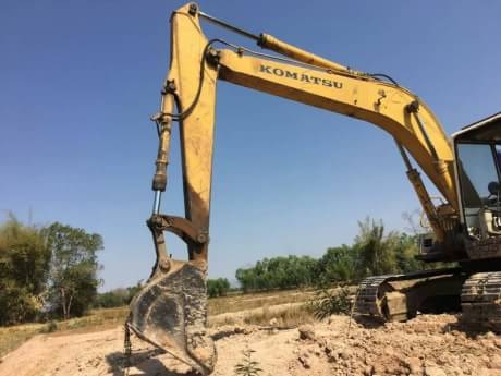 KOMATSU PC120-5