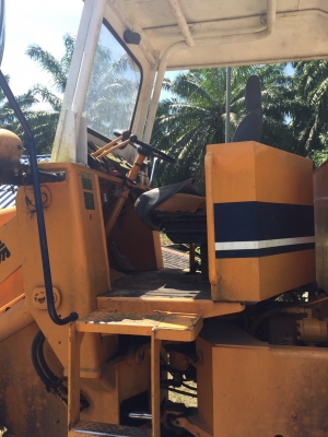 ขายรถตักล้อยาง KOMATSU 510 กรองคู่ สภาพสวย พร้อมใช้งาน สนใจโทร 081-970-1072