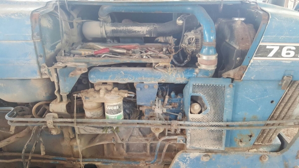 ขาย รถไถ 2 เพลา FORD 7610 เครื่องเสื้อลายเทอร์โบ คานหน้า FORD เครื่องแน่น เกียร์ดี เล่มทะเบียนครบ อุปกรณ์ 4 ชิ้น