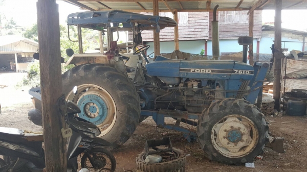 ขาย รถไถ 2 เพลา FORD 7610 เครื่องเสื้อลายเทอร์โบ คานหน้า FORD เครื่องแน่น เกียร์ดี เล่มทะเบียนครบ อุปกรณ์ 4 ชิ้น