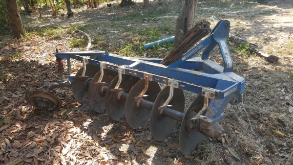 ขาย รถไถ 2 เพลา FORD 7610 เครื่องเสื้อลายเทอร์โบ คานหน้า FORD เครื่องแน่น เกียร์ดี เล่มทะเบียนครบ อุปกรณ์ 4 ชิ้น