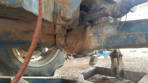 ขาย รถไถ 2 เพลา FORD 7610 เครื่องเสื้อลายเทอร์โบ คานหน้า FORD เครื่องแน่น เกียร์ดี เล่มทะเบียนครบ อุปกรณ์ 4 ชิ้น