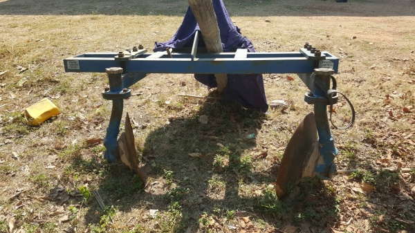 ขาย รถไถ 2 เพลา FORD 7610 เครื่องเสื้อลายเทอร์โบ คานหน้า FORD เครื่องแน่น เกียร์ดี เล่มทะเบียนครบ อุปกรณ์ 4 ชิ้น