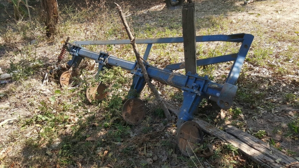 ขาย รถไถ 2 เพลา FORD 7610 เครื่องเสื้อลายเทอร์โบ คานหน้า FORD เครื่องแน่น เกียร์ดี เล่มทะเบียนครบ อุปกรณ์ 4 ชิ้น