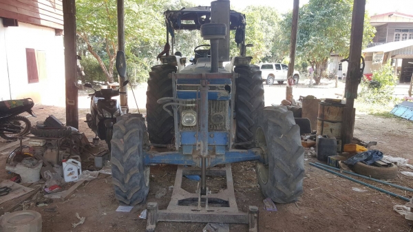 ขาย รถไถ 2 เพลา FORD 7610 เครื่องเสื้อลายเทอร์โบ คานหน้า FORD เครื่องแน่น เกียร์ดี เล่มทะเบียนครบ อุปกรณ์ 4 ชิ้น