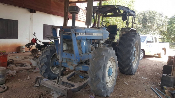 ขาย รถไถ 2 เพลา FORD 7610 เครื่องเสื้อลายเทอร์โบ คานหน้า FORD เครื่องแน่น เกียร์ดี เล่มทะเบียนครบ อุปกรณ์ 4 ชิ้น