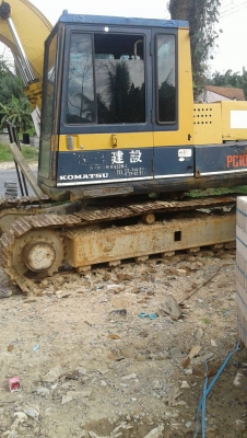 ขายรถแบคโฮ KOMATSU PC60-5 เอกสารอินวอย แอร์พร้อม ราคา 380000