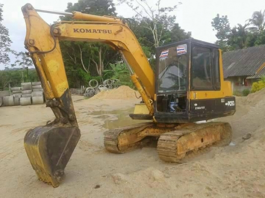 ขายรถแบคโฮ KOMATSU PC60-5 เอกสารอินวอย แอร์พร้อม ราคา 380000