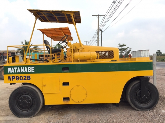 ขายด่วนรถบดล้อยาง9ล้อWATANABE WP902 พร้อมใช้งาน