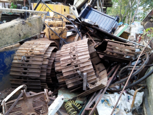 ขายโซ่พร้อมแผ่นแทรคของรถแบคโฮ KOBELCO SK200-/// ราคาเส้นละ 20000