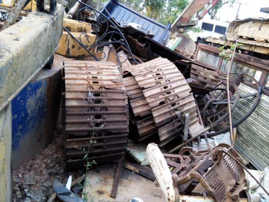 ขายโซ่พร้อมแผ่นแทรคของรถแบคโฮ KOBELCO SK200-/// ราคาเส้นละ 20000