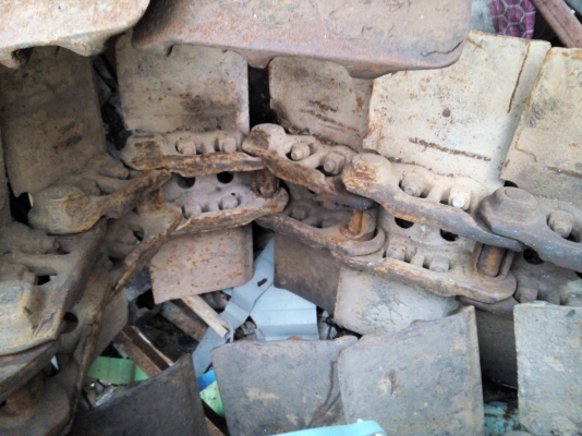 ขายโซ่พร้อมแผ่นแทรคของรถแบคโฮ KOBELCO SK200-/// ราคาเส้นละ 20000 ขายโซ่พร้อมแผ่นแทรคของรถแบคโฮ KOBELCO SK200-/// ราคาเส้นละ 20000