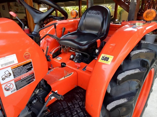 คูโบต้า L3608SP 4 WD รถเกรด A  ใบมีดดันหน้าตราช้าง ทำงาน 331 ชั่วโมง