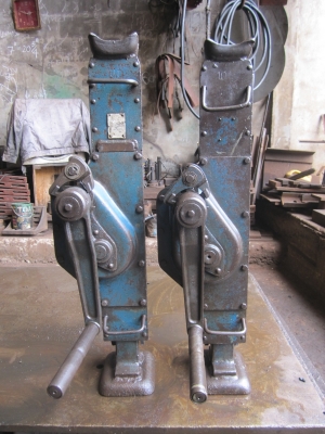 แม่แรงยกข้างแบบมือหมุนขนาด10ตัน