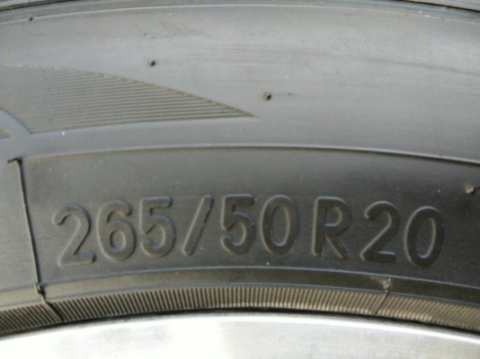 ขายแม็ก6รูขอบ20 พร้อมยางNITTO 265/50R20 MADE IN JAPAN ปี12 ดอกยางหนาเต็ม สวยๆ จำนวน 1 ชุด