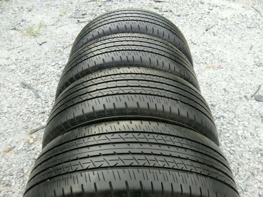 ขายยาง บริดสโตน 215/60R16 ยางสัปดาห์ที่44ปี15 ดอกยางหนาเต็มไม่แตกลายไม่ร้าวไม่ปะ จำนวน 1 ชุด