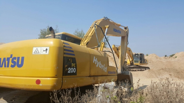 ขาย 1,550,000 KOMATSU pc 200-7 ทำง านน้อย 8,000 ชม.ไฟฟ้าครบ เครื่องดี ปั้มแรง เอวแน่น ช่วงล่างเต็ม อินวอยท์(รถอยู่ สุโขทัย) 090-772-3710 090-772-3708