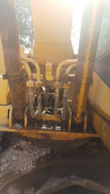 ขาย 1,550,000 KOMATSU pc 200-7 ทำง านน้อย 8,000 ชม.ไฟฟ้าครบ เครื่องดี ปั้มแรง เอวแน่น ช่วงล่างเต็ม อินวอยท์(รถอยู่ สุโขทัย) 090-772-3710 090-772-3708