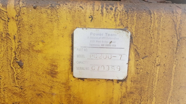ขาย 1,550,000 KOMATSU pc 200-7 ทำง านน้อย 8,000 ชม.ไฟฟ้าครบ เครื่องดี ปั้มแรง เอวแน่น ช่วงล่างเต็ม อินวอยท์(รถอยู่ สุโขทัย) 090-772-3710 090-772-3708