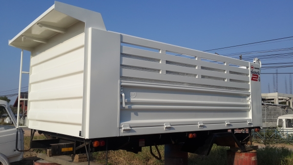 ขายถูกกระบะ ดั้มพ์สามมิตรแท้ แท้ยาว 4.05 M กว้าง 2.25 M คัชซี 82-85 สภาพสวย อุปรกรณ์ครบ ทุกชิ้น ตั้งได้เลยรถ ทุก ยี่ห้อ โทร 081-1841924