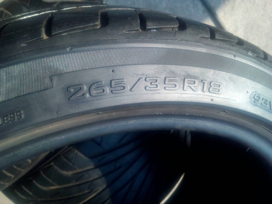 235/40R18 คู่หน้า ปี16 และ 265/35R18  คู่หลัง ปี14 ชุด 4 เส้น tel.081-427-3941