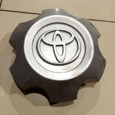 450 - ฝาครอบ 1 ฝา ล้อTOYOTA ขอบ 15 นิ้ว ไม่แตกหัก ตจว จัดส่งได้ครับ