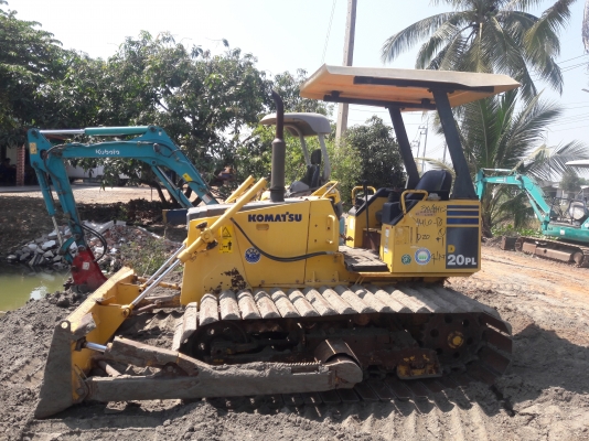 ขายค่ะ..KOMATSU D20PL-7E  มาใหม่  เก่าญี่ปุ่น  แทรค 70   ใช้งานมา 3,xxx ชั่วโมง  เครื่องดำ  สภาพสวยมากๆๆพร้อมใช้  โทร  089-3818694  ดวงนภา