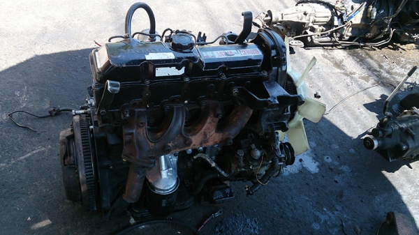 ขายเครื่องยนต์ดีเซลโตโยต้า 2L ไมรตี้พร้อมเลข