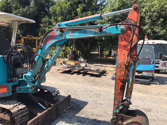 ขายรถแม็คโคร KUBOTA KH-026 นำเข้าจากญี่ปุ่นแท้ๆ 100\% ไม่เคยผ่านการใช้งานในไทย สภาพพร้อมใช้ สนใจติดต่อ 081-9485494