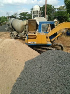 KOMATSU PC60-2