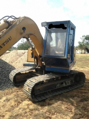 KOMATSU PC60-2