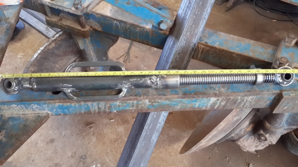 แขนกลางรถแทรคเตอ