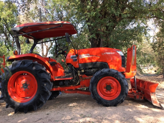 ขาย L4708 SP สภาพนางฟ้าเเน่นๆสีเดิมๆโรงงาน 100\%ใบมีดคานล่าง รถจดทะเบียนเดือน พ.ย ปี 57 ทำงาน 447 ชม