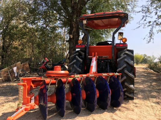 ขาย L4708 SP สภาพนางฟ้าเเน่นๆสีเดิมๆโรงงาน 100\%ใบมีดคานล่าง รถจดทะเบียนเดือน พ.ย ปี 57 ทำงาน 447 ชม