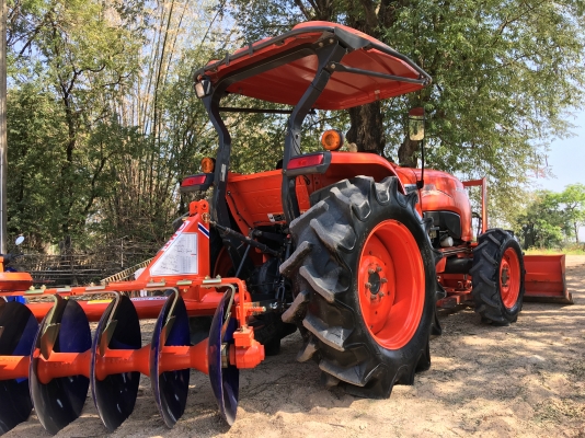 ขาย L4708 SP สภาพนางฟ้าเเน่นๆสีเดิมๆโรงงาน 100\%ใบมีดคานล่าง รถจดทะเบียนเดือน พ.ย ปี 57 ทำงาน 447 ชม