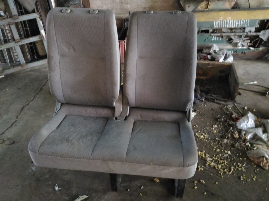 เบาะรถตู้โตโยต้าคอมมูเตอร์เดิม