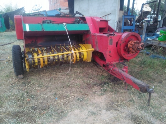 ขายเครื่องอัดฟาง  นิวฮอนแลนด์ 268