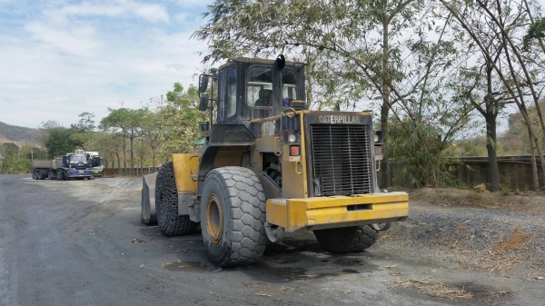 ขาย 1,250,000 รถตักเอวอ่อน CAT 950 F 2 เครื่องดี เกียร์แรง เล่มทะเบียน รถพร้อมใช้เอกสารพร้อมโอน รถอยู่ สระบุรี 090-772-3710 090-772-3708