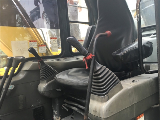 Komatsu    120-6Eรถสวย3011ชั่วโมงรถปี2010